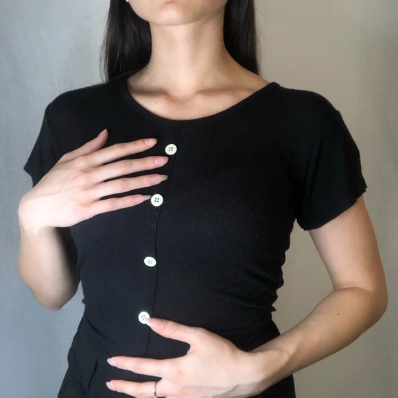 Black Ribbed Crop Top with White Buttons - Picture 4 of 6